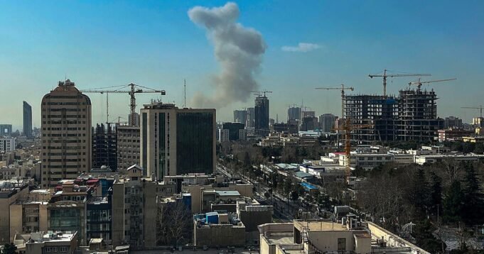 Miközben az Egyesült Államok és Izrael megtámadja Iránt, a világ