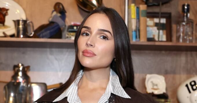 Olivia Culpo a prérifarkasoknak eteti a haját, hogy a baba