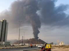 Pánikrohamot kaptak a britek Omán első evakuációs repülőjén, amely nem tudott felszállni| mobilit.hu