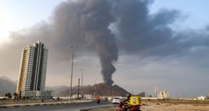 Pánikrohamot kaptak a britek Omán első evakuációs repülőjén, amely nem tudott felszállni| mobilit.hu