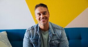 Pásztor, aki elmenekült a felnőttfilmipar elől, és megtalálta Jézust, elmagyarázza Sátán sátáni tervét, kevesen tudják elfelejteni| mobilit.hu