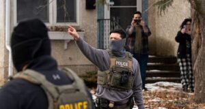 Trump azzal fenyegetőzik, hogy ICE-ügynököket telepít a repülőterekre, mert a TSA dolgozói nem kapnak fizetést| mobilit.hu