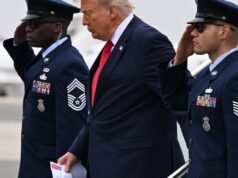 Trump tiszteletreméltóan átadta hat Iránban megölt katona átadását| mobilit.hu