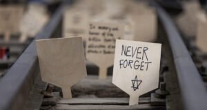 A Long Island-i közvélemény-kutatás szerint a megkérdezettek 15 százaléka úgy gondolja, hogy a mészárlás „túlzott”| mobilit.hu