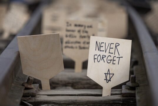 A Long Island-i közvélemény-kutatás szerint a megkérdezettek 15 százaléka úgy gondolja, hogy a mészárlás „túlzott”| mobilit.hu