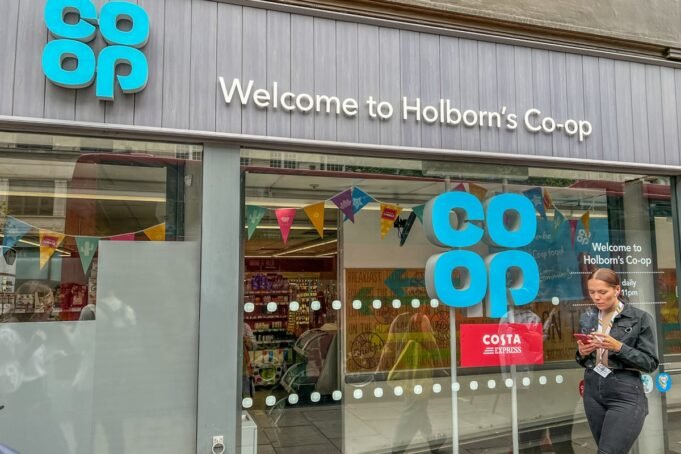 Co-op és Southern Co-op üzlet: egy nagy szupermarket több száz