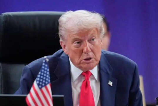 Trump tiltakozott a bírósági döntés ellen, amely ismét leállította a Fehér Ház Bálterem projektjét| mobilit.hu